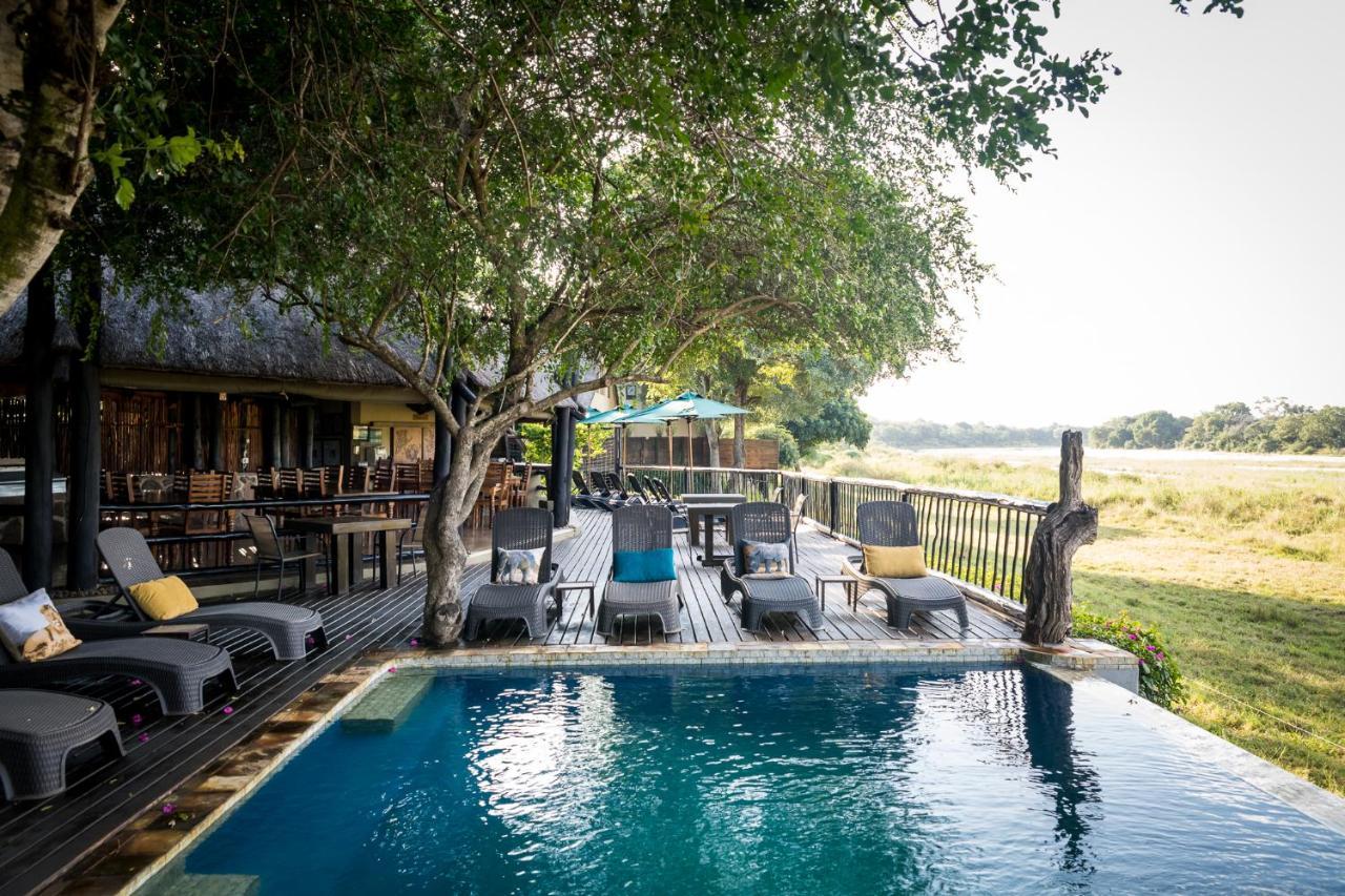 Umkumbe Safari Lodge Riverside Skukuza Kültér fotó
