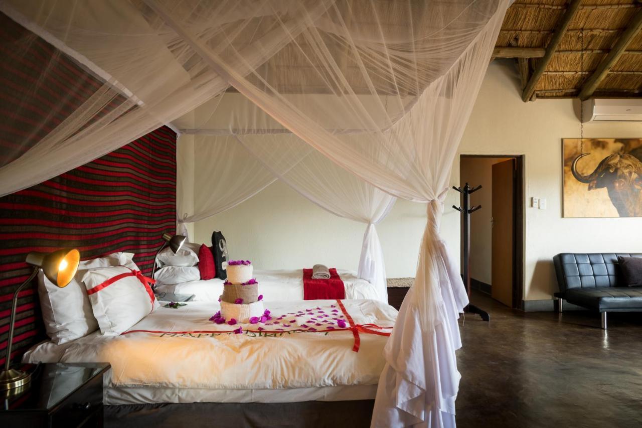 Umkumbe Safari Lodge Riverside Skukuza Kültér fotó