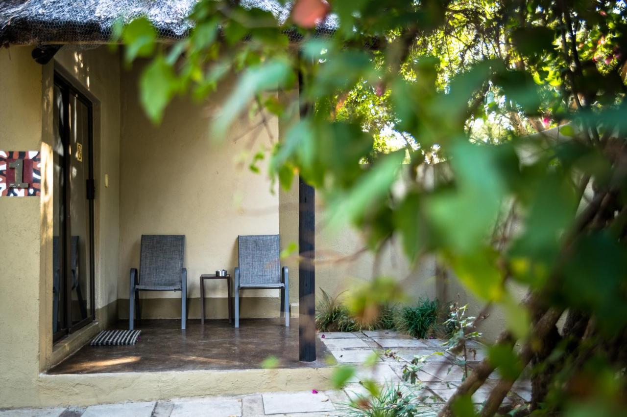 Umkumbe Safari Lodge Riverside Skukuza Kültér fotó