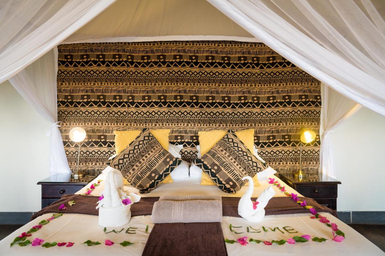 Umkumbe Safari Lodge Riverside Skukuza Kültér fotó