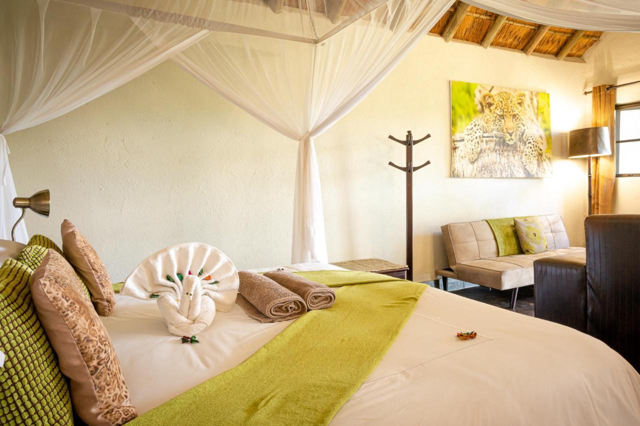 Umkumbe Safari Lodge Riverside Skukuza Kültér fotó