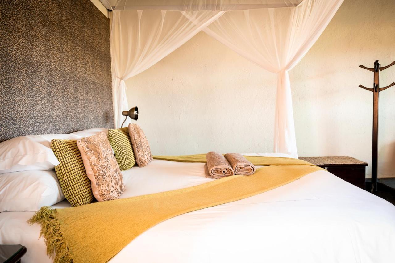 Umkumbe Safari Lodge Riverside Skukuza Kültér fotó